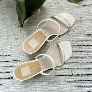 Dolce Vita Block Heel Sandal
 
IVORY PATENT STELLA, Size 10